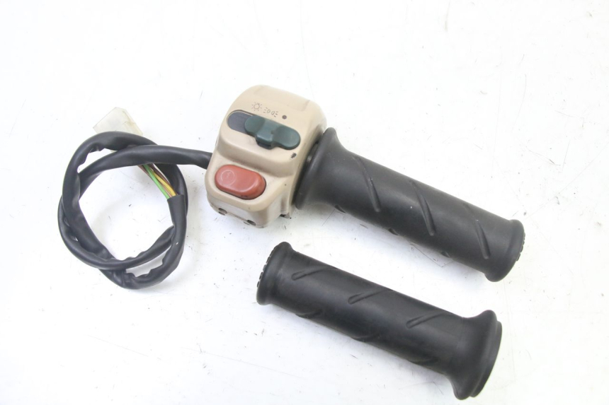 photo de RIGHT HANDLEBAR SWITCH PEUGEOT ELYSEO 125 (1999 - 2004) - Main view