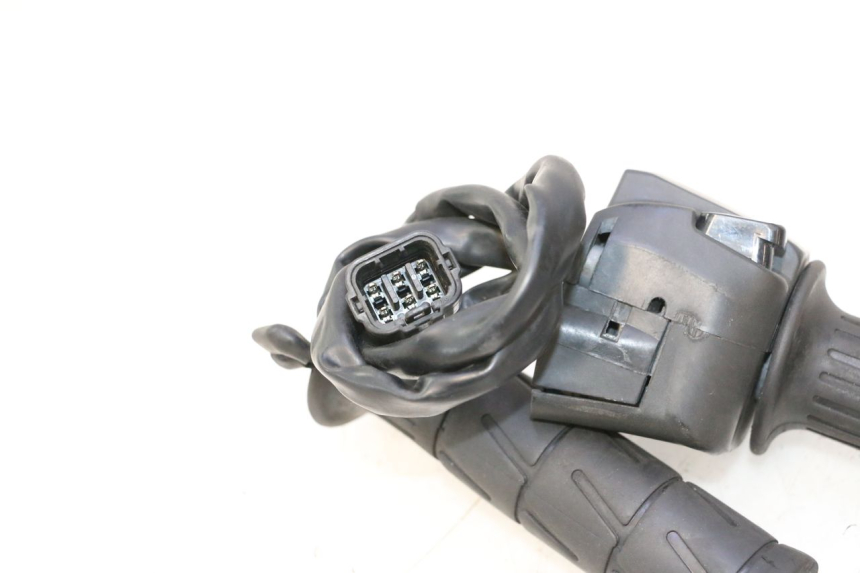 photo de RIGHT SWITCH KAWASAKI ER-6 ER6 N 650 (2005 - 2009) - Component detail