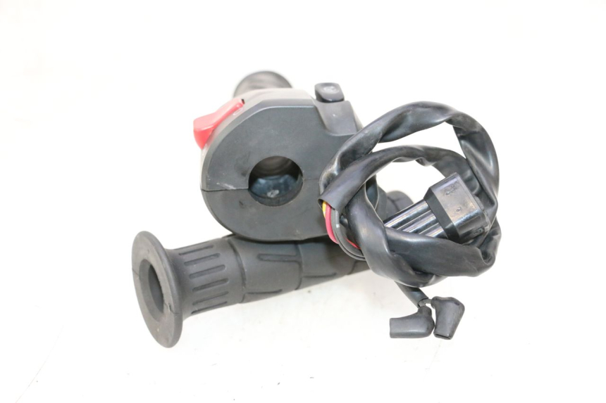 photo de RIGHT SWITCH KAWASAKI ER-6 ER6 N 650 (2005 - 2009) - Zoom on usage condition