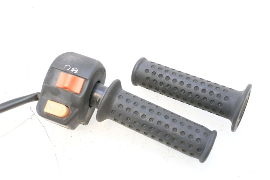 photo de RIGHT HANDLEBAR SWITCH JM MOTORS EVOLIS 4T 50 (2018 - 2022) - Zoom on usage condition