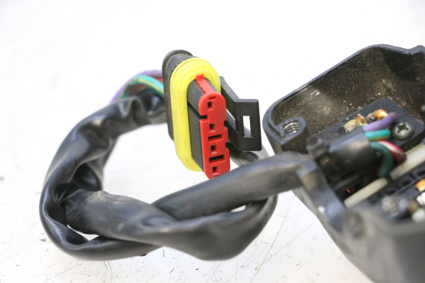 photo de RIGHT HANDLEBAR SWITCH KEEWAY F-ACT FACT EVO 50 (2020 - 2026) - Technical close-up