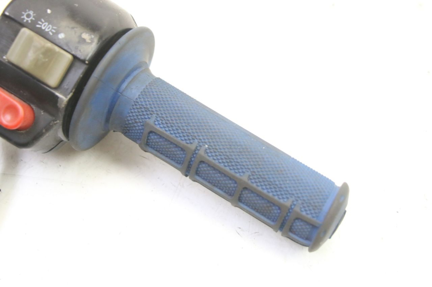 photo de RIGHT HANDLEBAR SWITCH KEEWAY F-ACT FACT 50 (2006 - 2011) - Zoom on usage condition