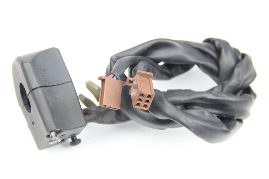 photo de RIGHT HANDLEBAR SWITCH YAMAHA FJR ABS 1300 (2006 - 2012) - Technical close-up