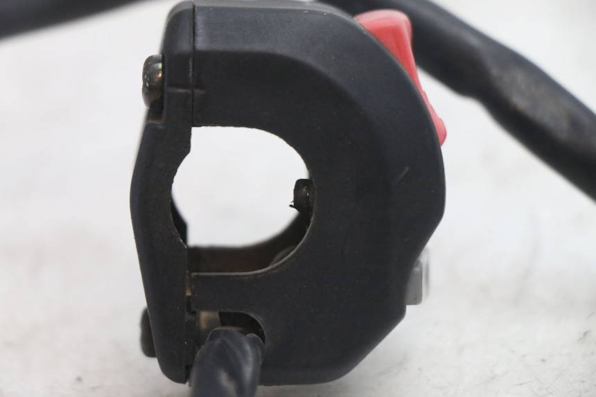 photo de RIGHT SWITCH YAMAHA FJR 1300 (2001 - 2005) - Alternative perspective