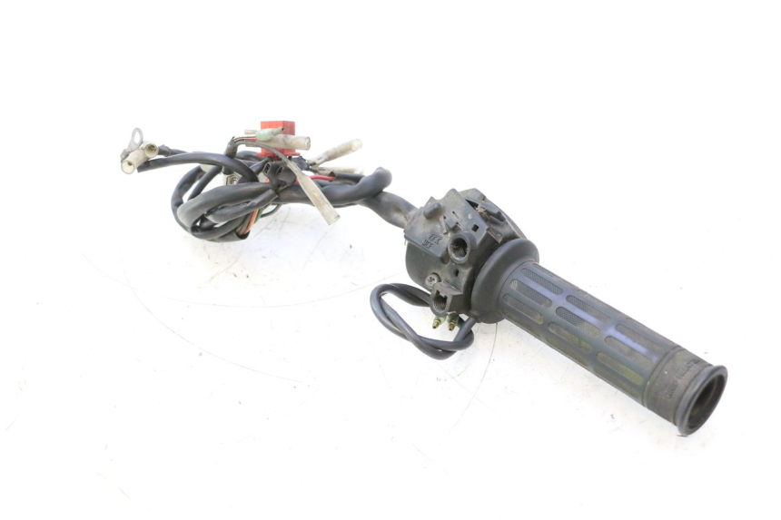 photo de RIGHT SWITCH HONDA FJS SILVER WING SILVERWING 400 (2005 - 2008) - Alternative perspective