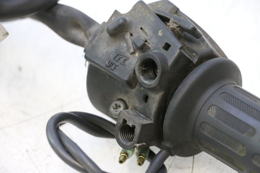 photo de RIGHT SWITCH HONDA FJS SILVER WING SILVERWING 400 (2005 - 2008) - Technical close-up