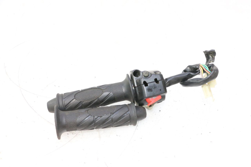 photo de RIGHT SWITCH KEEWAY FOCUS 50 (2006 - 2009) - Zoom on usage condition