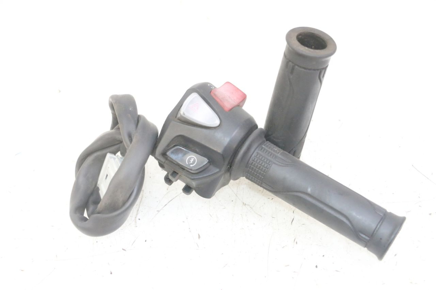 photo de RIGHT SWITCH HONDA FORZA ABS 300 (2013 - 2017) - Main view