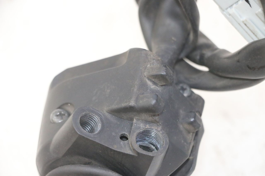 photo de RIGHT SWITCH HONDA FORZA ABS 300 (2013 - 2017) - Zoom on usage condition