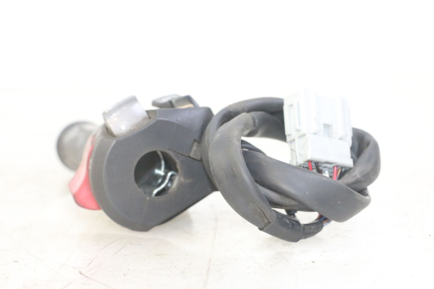 photo de RIGHT SWITCH HONDA FORZA ABS 300 (2013 - 2017) - Alternative perspective