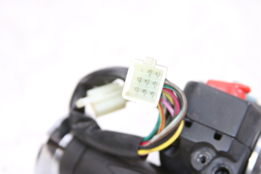 photo de RIGHT SWITCH BAOTIAN FRESH 50 (2004 - 2012) - Zoom on usage condition