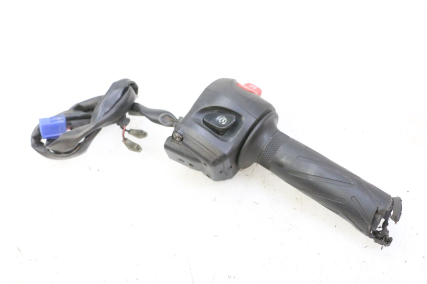 photo de RIGHT SWITCH YAMAHA FZ6 N FAZER 600 (2004 - 2006) - Main view
