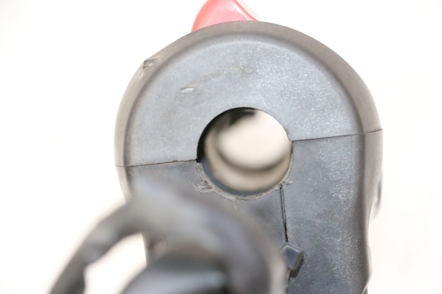 photo de RIGHT SWITCH YAMAHA FZ6 N FAZER 600 (2004 - 2006) - Fixing points details