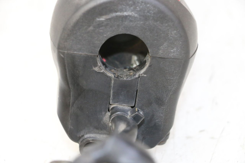 photo de RIGHT SWITCH YAMAHA FZ6 N FAZER 600 (2004 - 2006) - Surface and material condition