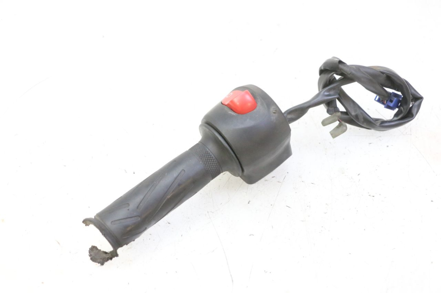 photo de RIGHT SWITCH YAMAHA FZ6 N FAZER 600 (2004 - 2006) - Checked used part