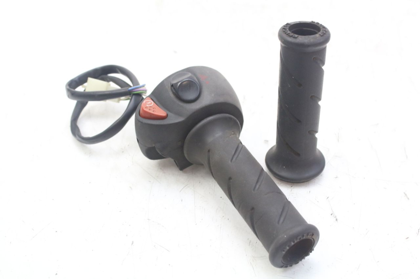 photo de RIGHT SWITCH PEUGEOT GEOPOLIS RS 125 (2007 - 2009) - Main view