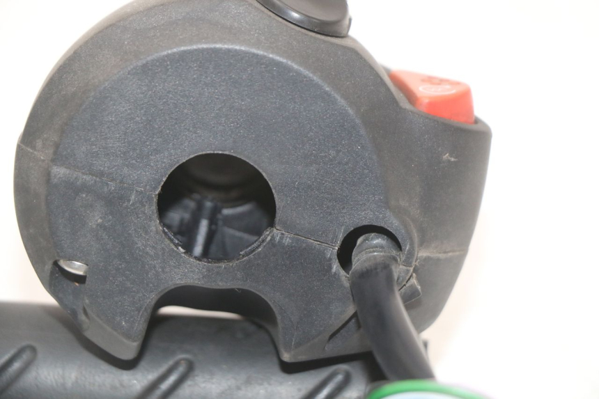 photo de RIGHT SWITCH PEUGEOT GEOPOLIS RS 125 (2007 - 2009) - Technical close-up