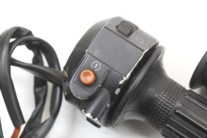 photo de Right switchgear HYOSUNG GF 125 (2001 - 2005) - Zoom on usage condition
