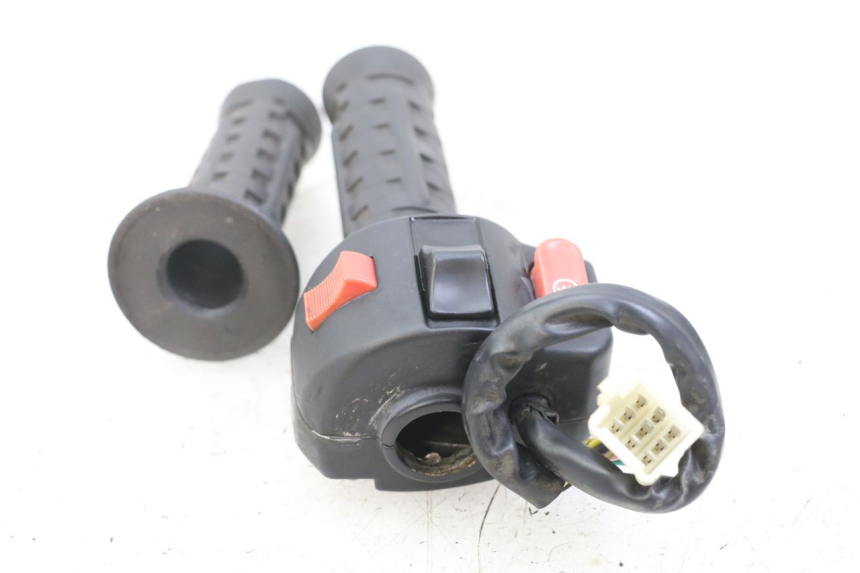 photo de RIGHT SWITCH GOES WIKI 125 (2010 - 2015) - Alternative perspective