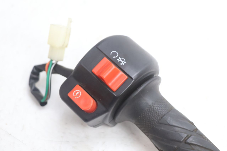 photo de RIGHT SWITCH VASTRO GP 2T 50 (2013 - 2017) - Component detail