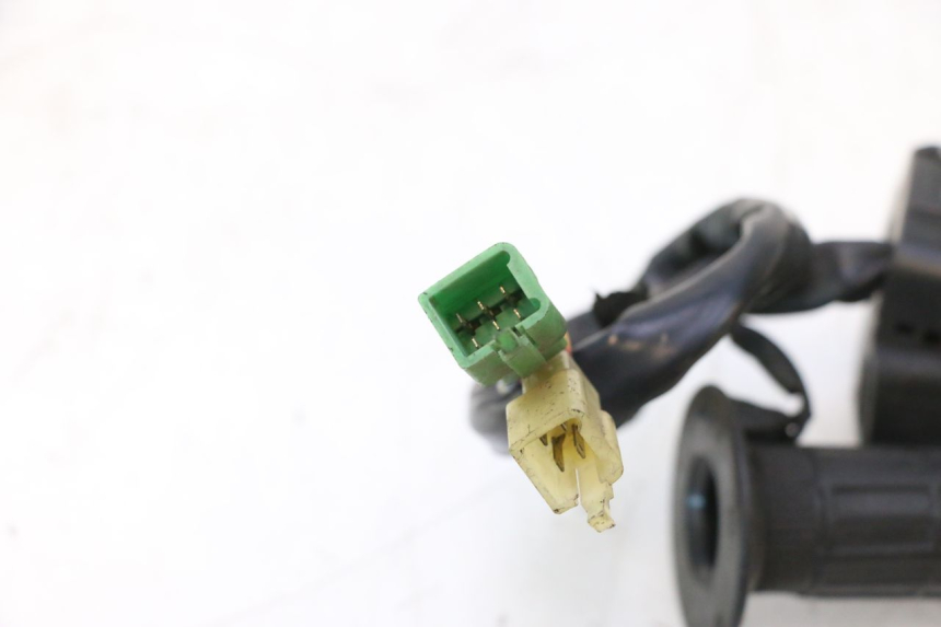 photo de RIGHT SWITCH KAWASAKI GPX F ZX750F 750 (1986 - 1990) - Technical close-up