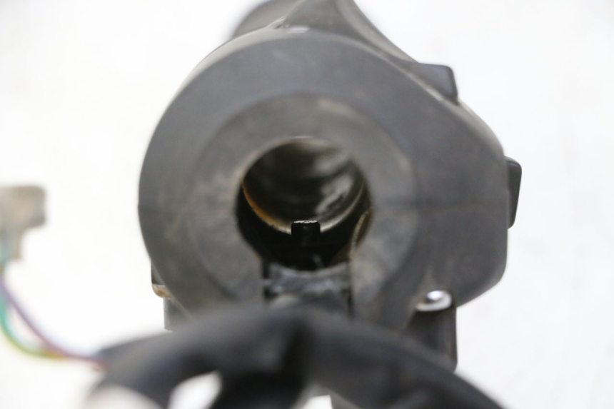 photo de RIGHT SWITCH KYMCO GRAND DINK 125 (2008 - 2014) - Surface and material condition