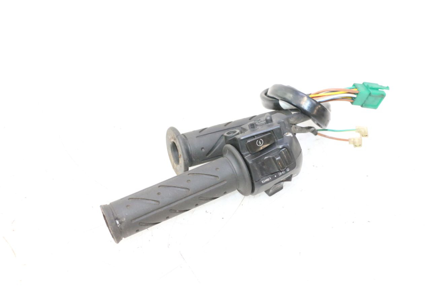 photo de RIGHT SWITCH KYMCO GRAND DINK 125 (2008 - 2014) - Zoom on usage condition