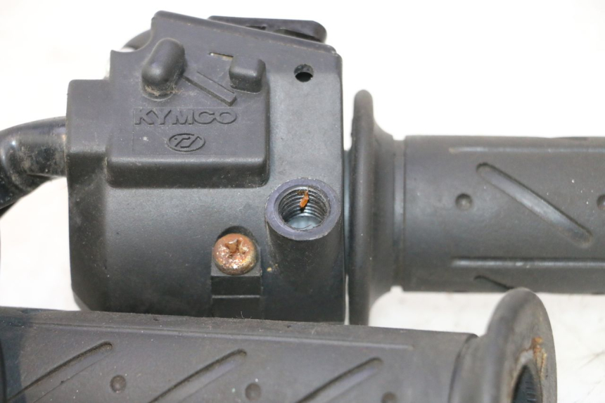 photo de RIGHT SWITCH KYMCO GRAND DINK 125 (2008 - 2014) - Technical close-up