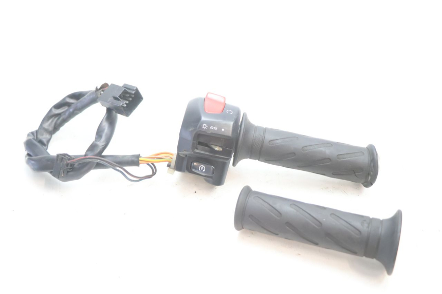 photo de RIGHT SWITCH SUZUKI GSF N BANDIT 1200 (2001 - 2005) - Main view