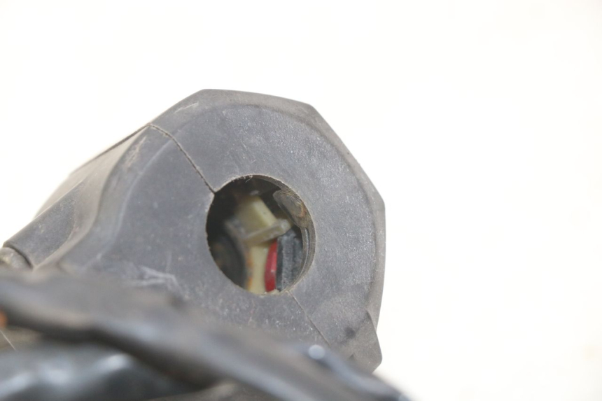 photo de RIGHT HANDLEBAR SWITCH SUZUKI GSX-F GSX  F 1100 (1988 - 1994) - Component detail