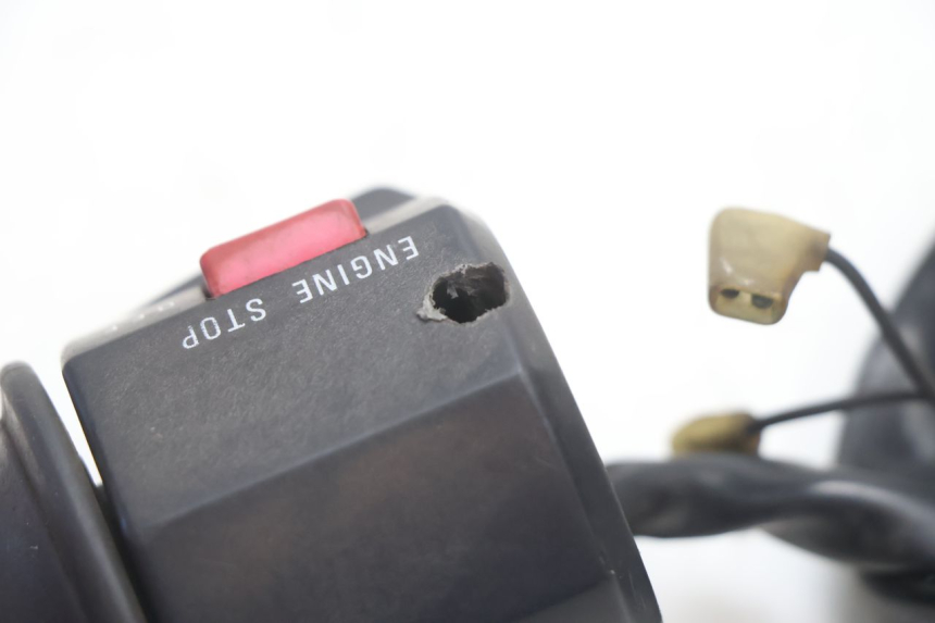 photo de RIGHT SWITCH SUZUKI GSX F GSXF 750 (1988 - 1998) - Surface and material condition