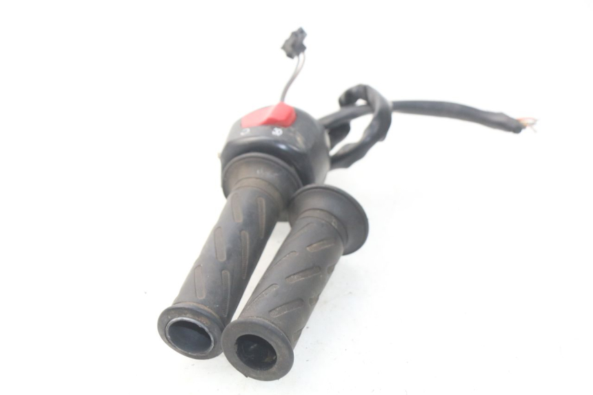photo de RIGHT SWITCH SUZUKI GSX-R GSXR 600 (2001 - 2003) - Product overview