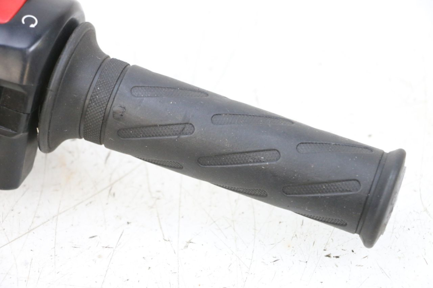 photo de RIGHT SWITCH SUZUKI GSXR GSX-R 1000 (2003 - 2004) - Distinctive features