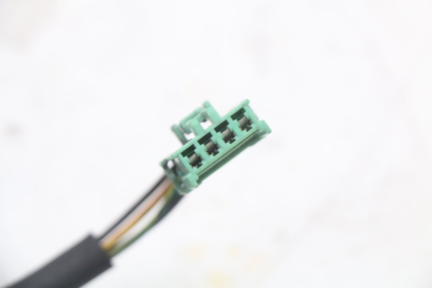 photo de RIGHT SWITCH HONDA FES S-WING SWING 125 (2007 - 2015) - Surface and material condition