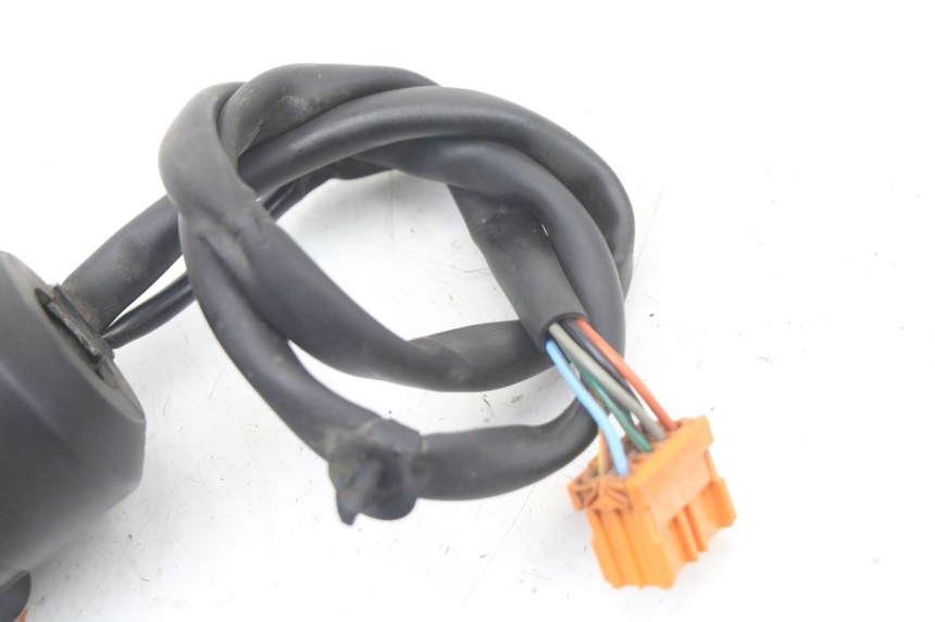 photo de RIGHT HANDLEBAR SWITCH HONDA FES S-WING SWING ABS 125 (2007 - 2015) - Product overview