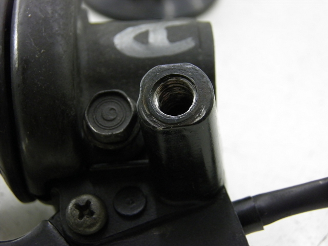 photo de RIGHT SWITCH HONDA NH VISION 50 (1985 - 1994) - Surface and material condition