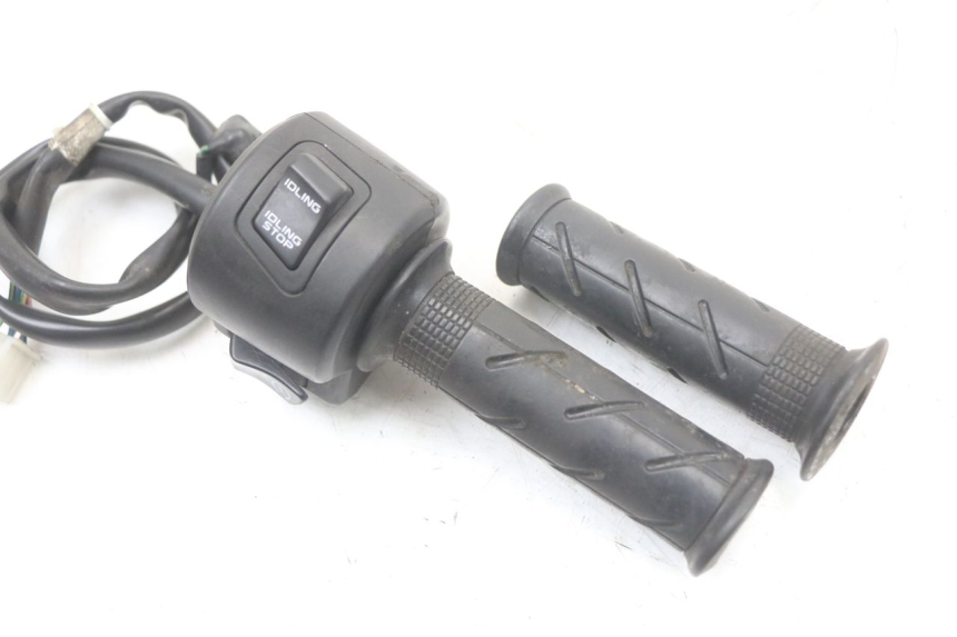 photo de RIGHT SWITCH HONDA PCX (JF28) 125 (2009 - 2011) - Zoom on usage condition
