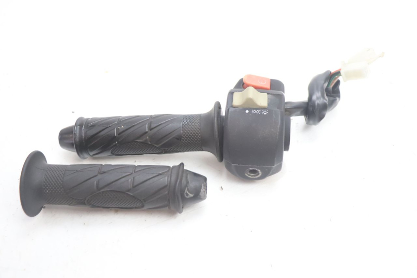 photo de RIGHT SWITCH KEEWAY HURRICANE 50 (2006 - 2019) - Alternative perspective