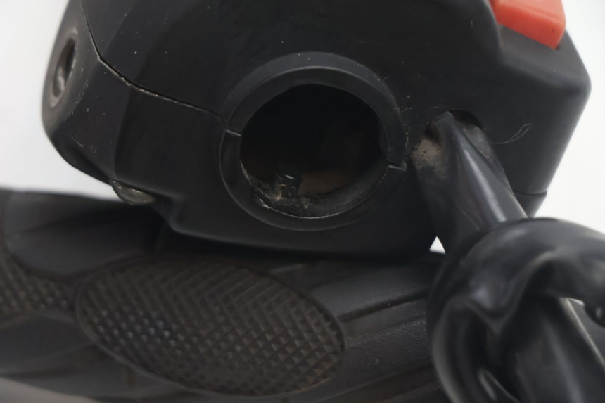 photo de RIGHT SWITCH KEEWAY HURRICANE 50 (2006 - 2019) - Surface and material condition