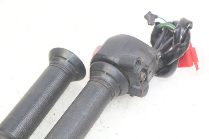 photo de RIGHT HANDLEBAR SWITCH SYM JET SPORT XR 50 (2006 - 2015) - Component detail
