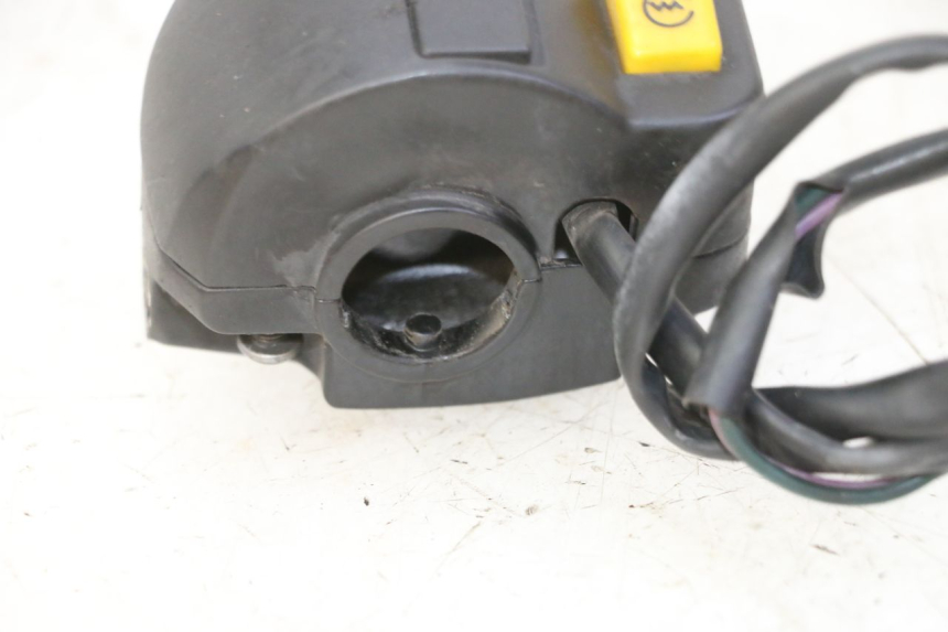 photo de RIGHT HANDLEBAR SWITCH PEUGEOT KISBEE 2T 50 (2010 - 2017) - Technical close-up