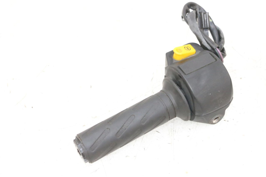 photo de RIGHT HANDLEBAR SWITCH PEUGEOT KISBEE 2T 50 (2010 - 2017) - Technical close-up