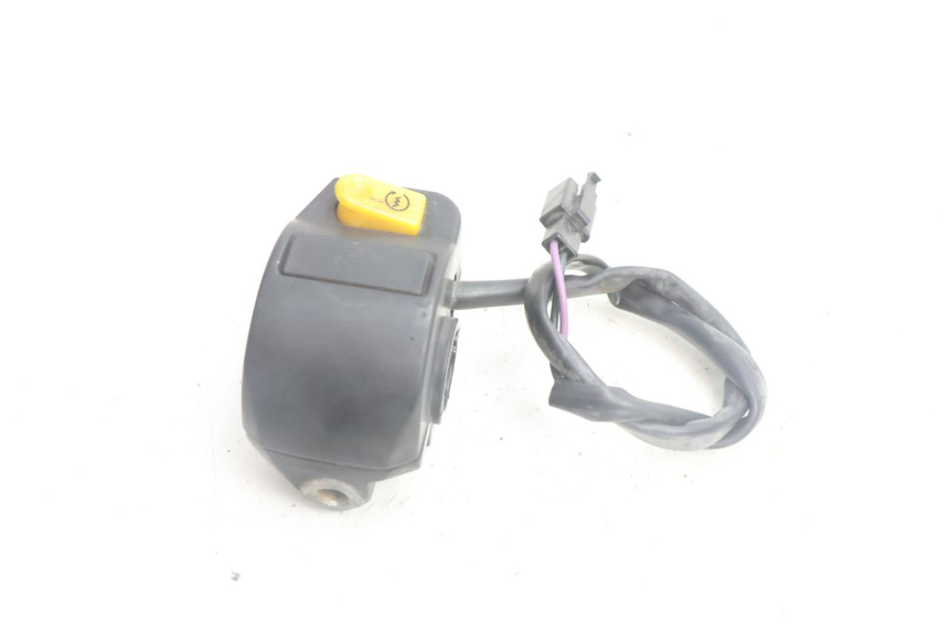 photo de RIGHT HANDLEBAR SWITCH PEUGEOT KISBEE 2T 50 (2010 - 2017) - Zoom on usage condition