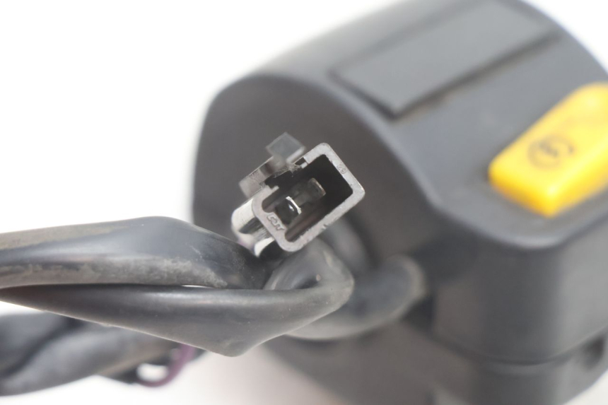 photo de RIGHT HANDLEBAR SWITCH PEUGEOT KISBEE 2T 50 (2010 - 2017) - Product overview