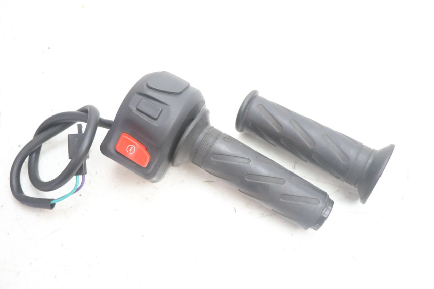 photo de RIGHT HANDLEBAR SWITCH PEUGEOT KISBEE 2T 50 (2010 - 2017) - Main view
