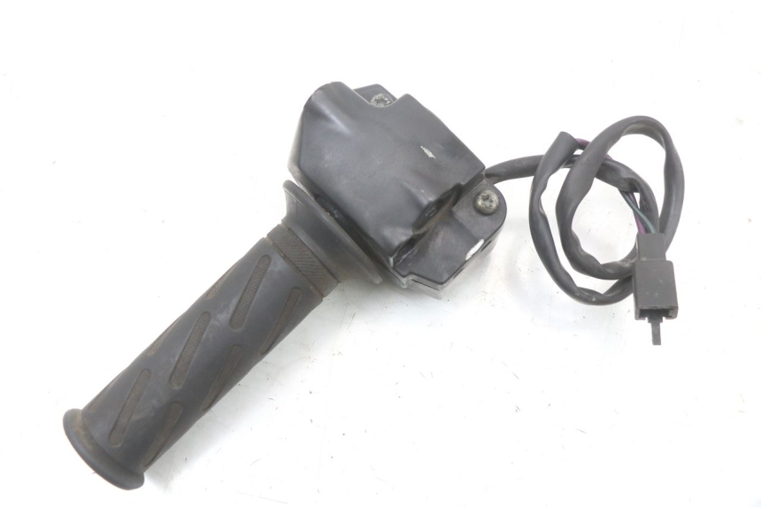 photo de RIGHT HANDLEBAR SWITCH PEUGEOT KISBEE 4T 50 (2010 - 2017) - Alternative perspective