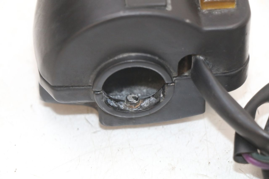 photo de RIGHT HANDLEBAR SWITCH PEUGEOT KISBEE 4T 50 (2010 - 2017) - Technical close-up