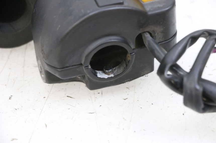 photo de RIGHT HANDLEBAR SWITCH PEUGEOT KISBEE 4T 50 (2010 - 2017) - Technical close-up