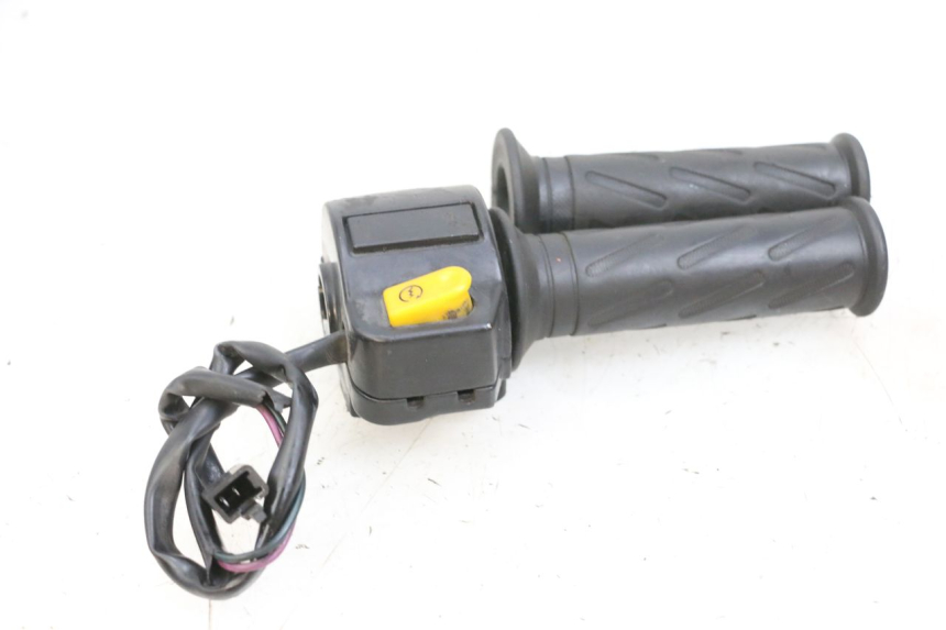 photo de RIGHT HANDLEBAR SWITCH PEUGEOT KISBEE 4T 50 (2010 - 2017) - Product overview