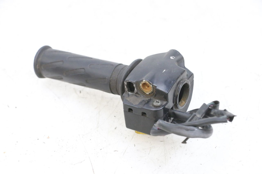 photo de RIGHT HANDLEBAR SWITCH PEUGEOT KISBEE 4T 50 (2010 - 2017) - Technical close-up